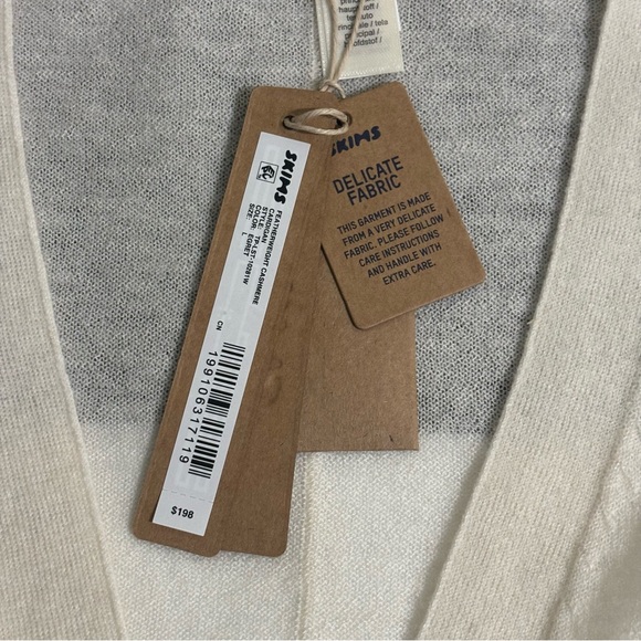 BNWT SKIMS Featherweight Cashmere Cardigan Large - Picture 3 of 5